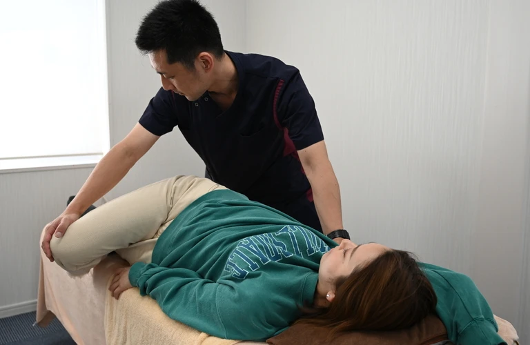 ストレッチと鍼治療で腰痛を改善し、身体のしびれを解消！新しい健康スタイルをご提案します。