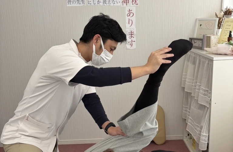 腰痛の悩みを解消し、姿勢を美しく改善！