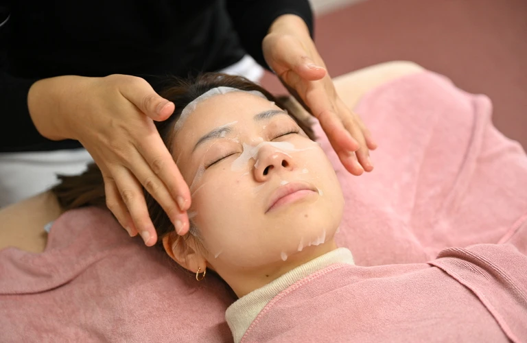 美容鍼でスッキリ小顔を手に入れよう！