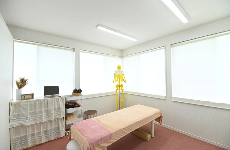 美容鍼で顔のたるみとむくみにアプローチし、美しい毎日を